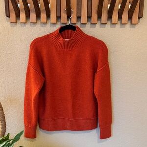 Universal Thread Vibrant Orange Crewneck Sweater